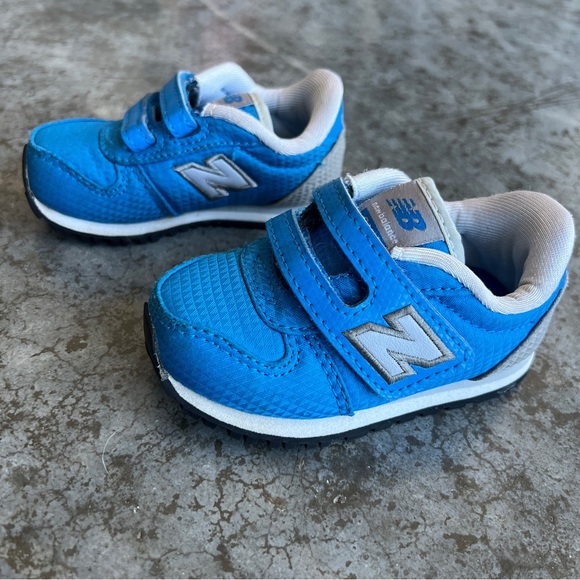 New Balance Baby Shoes 311 Velcro Sneakers Size 5 - Picture 2 of 9